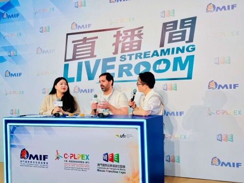 During the exhibition period, the three exhibitions’ live streaming studio has conducted 30 live broadcasts, covering over 200 exhibitors.