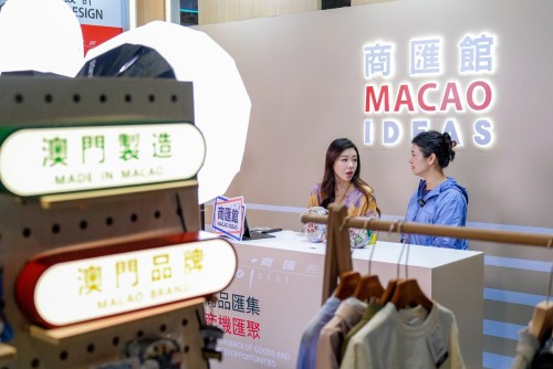 30 livestreaming sessions are arranged during the three exhibitions to help exhibitors explore online business opportunities.